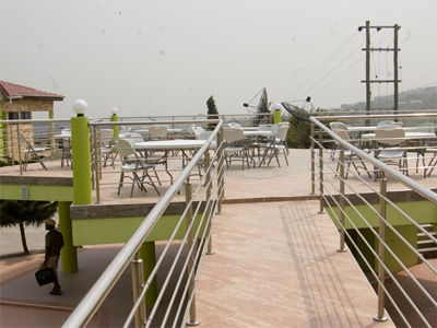 Crown Liberty Hotel Accra Esterno foto